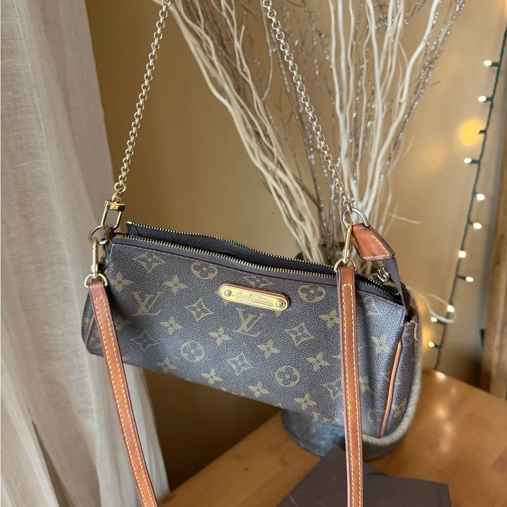 Louis Vuitton Eva Clutch - Picture 9 of 9